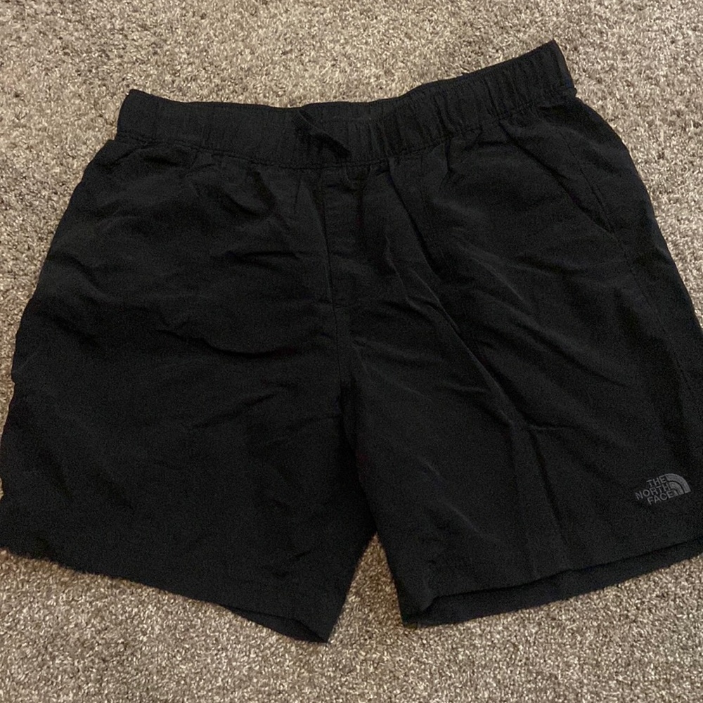 Men’s Northface shorts size large